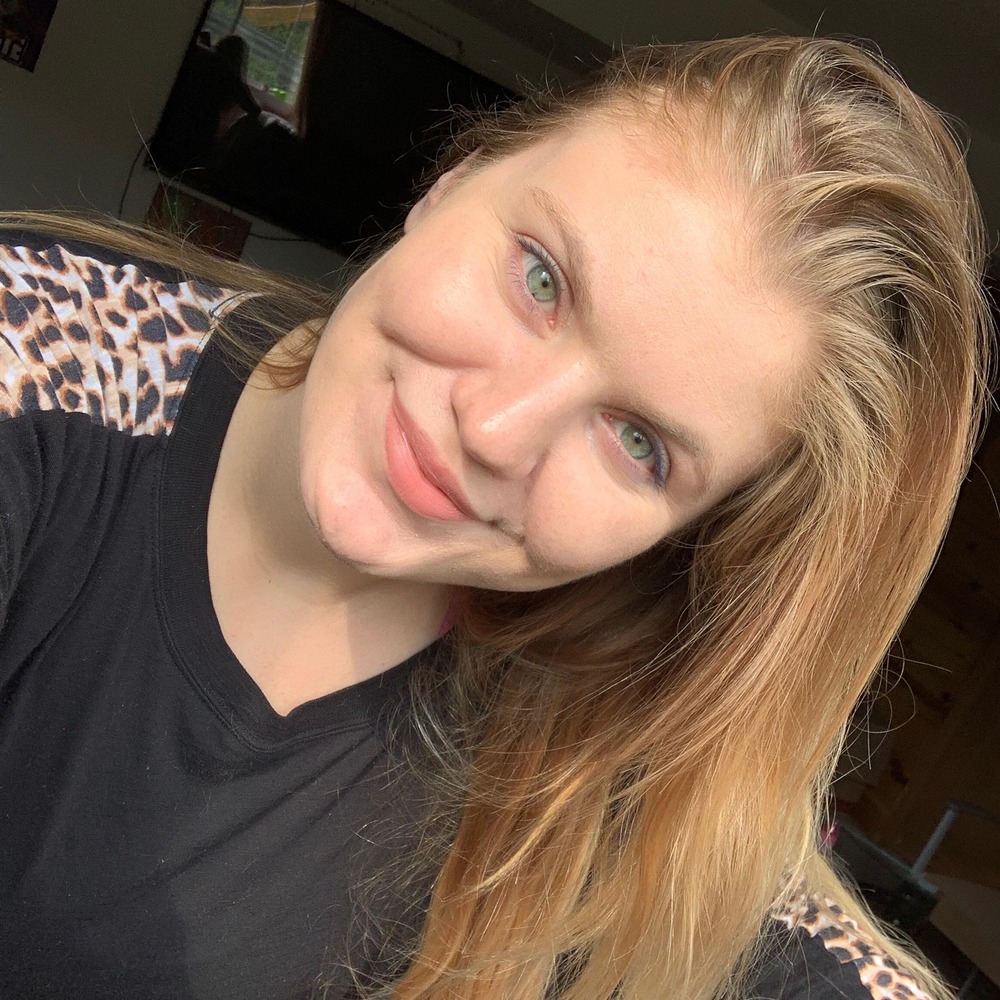 Meet your Posher, Chloe